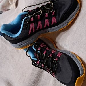 Skechers Go run Trail shoes 8.5